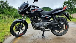 Bajaj Pulsar 125: Mileage King with Digital Tech, Delivers 57 kmpl at Just Rs 90,003 Onwards