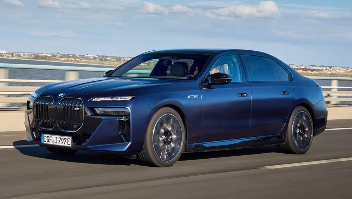 BMW i7: Luxury Meets Power with 560 km Range and Rs 2 Cr Price Tag