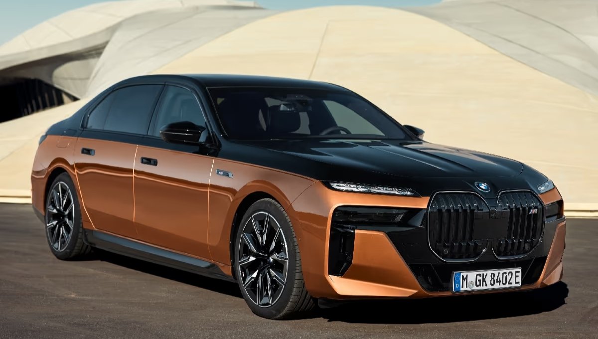 BMW i7: Luxury Meets Power with 560 km Range and Rs 2 Cr Price Tag