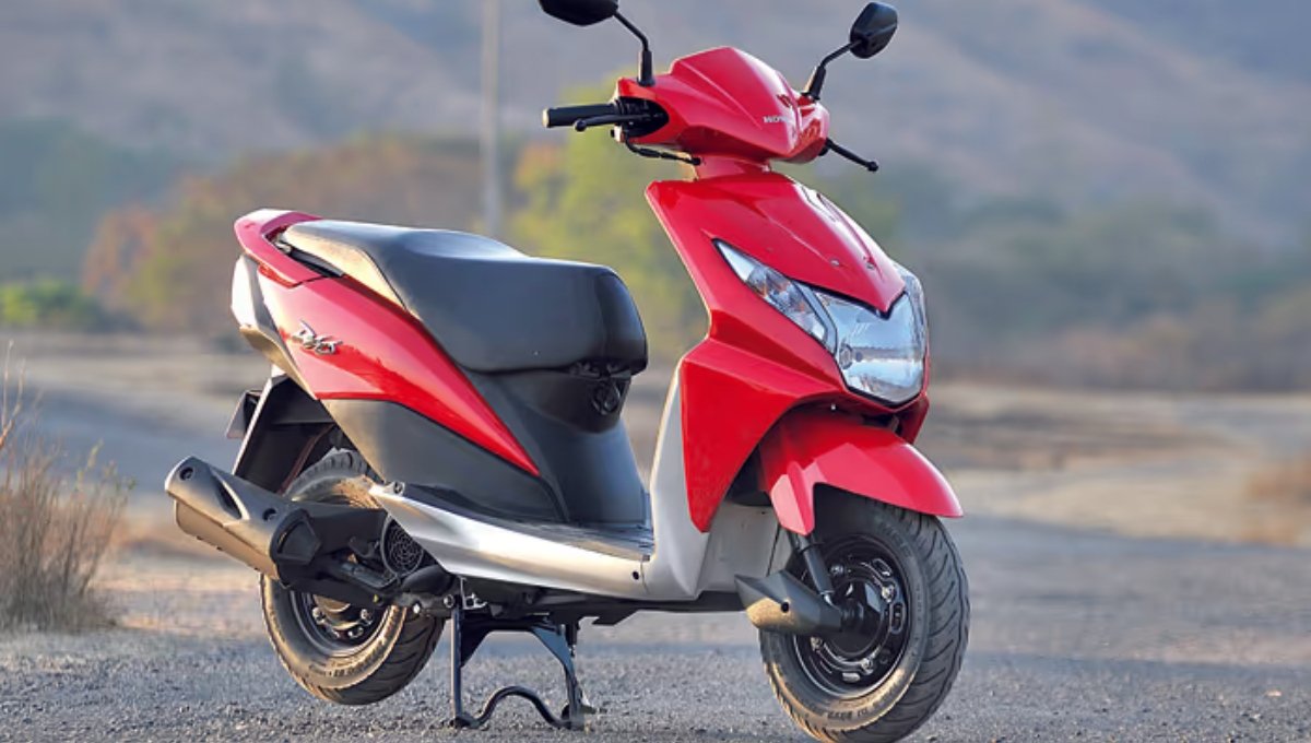 Ride Smart, Ride Stylish, Honda Dio Offers 50 kmpl Mileage from Rs 74,000