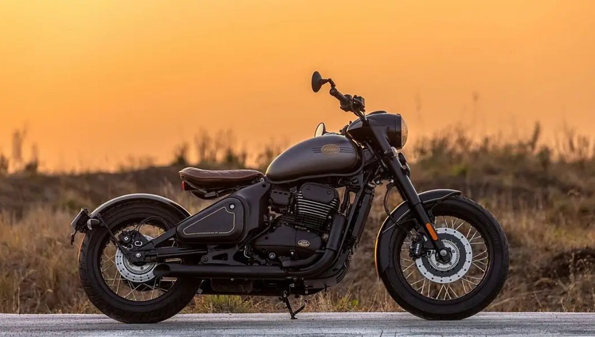 Jawa Perak: India Most Iconic Bobber with 34 kmpl Mileage at Rs 2.13 Lakh