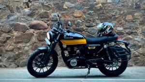 Honda CB350 Launched in India, Retro Cruiser with 42.17 kmpl Mileage, Priced at Rs 2.14 Lakh