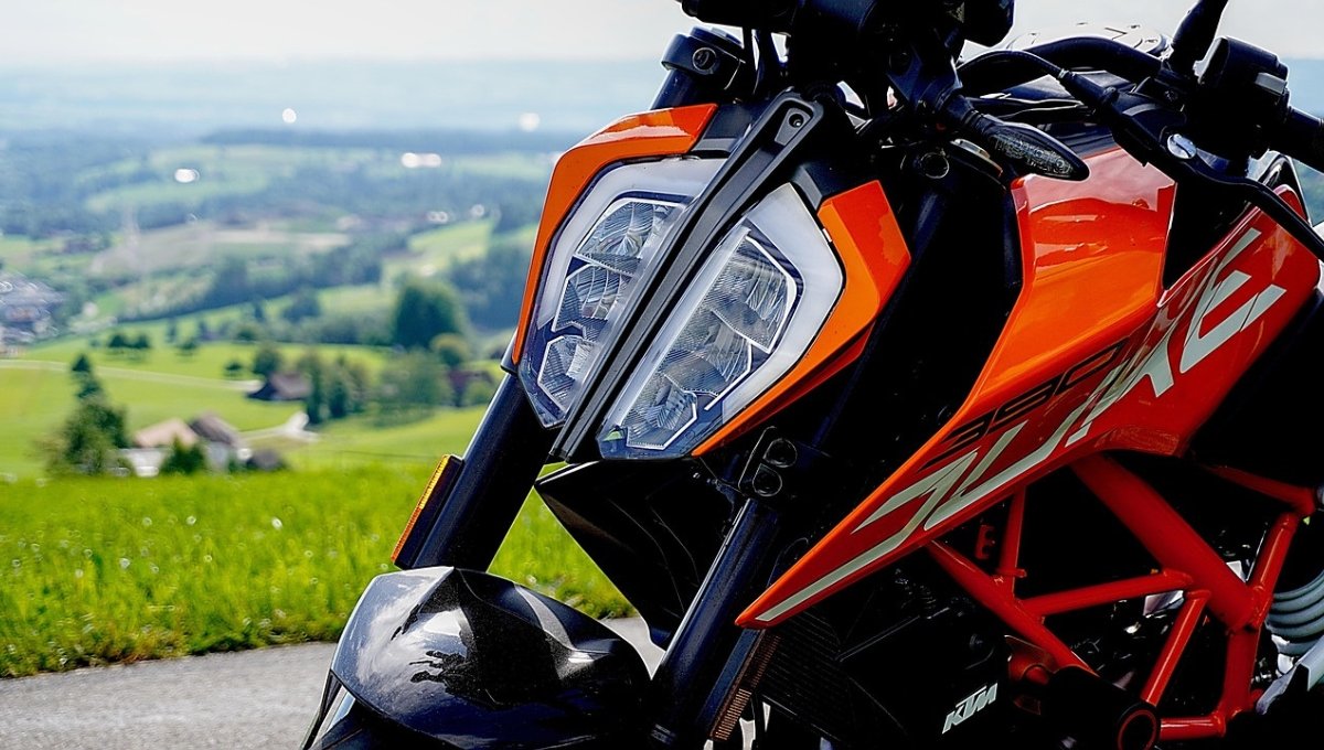 KTM Duke 390: Where Speed, Style And Tech Collide, Own the Streets at Rs 3.11 Lakh with 28.9 kmpl Mileage