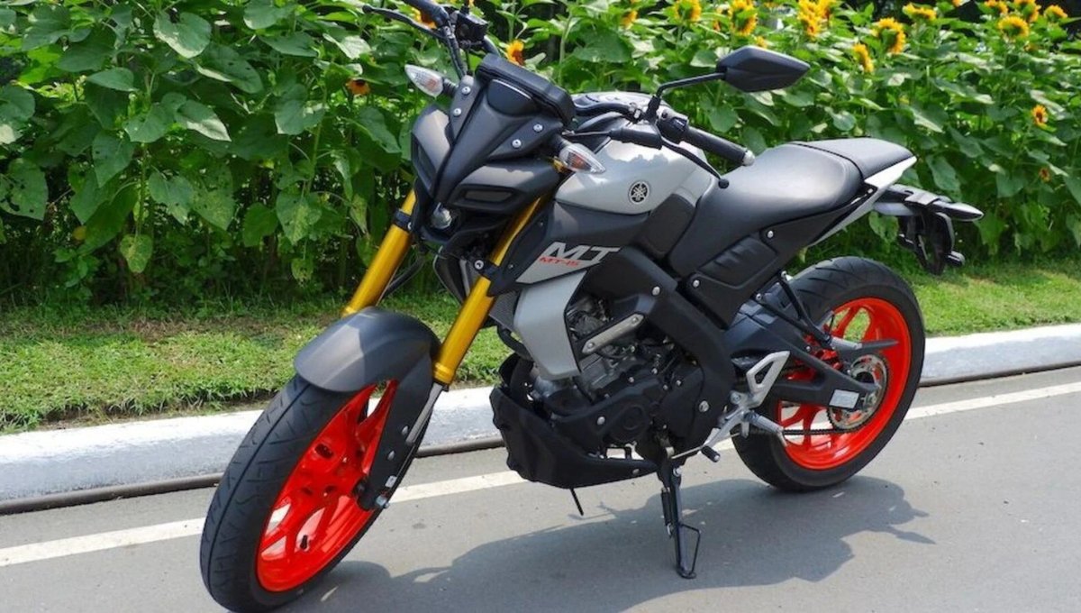 Yamaha MT 15 V2: Where Style Meets Power 56.87 kmpl Mileage, Aggressive Design