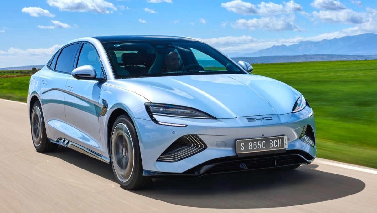 BYD Seal: Premium EV with 580 km Range and Rs 41 Lakh Luxury Feel