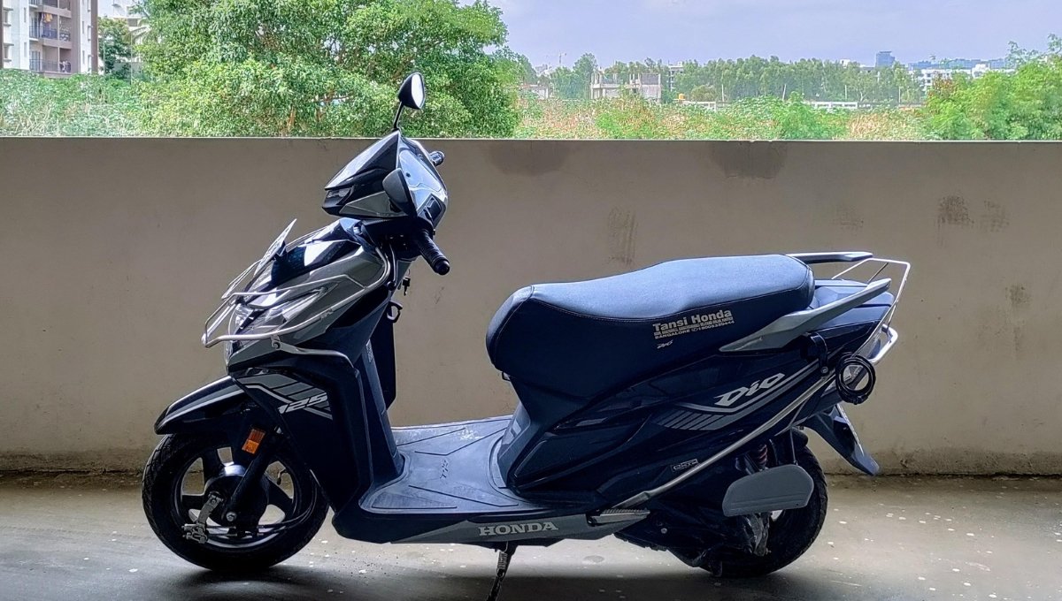 Ride Smart, Ride Stylish, Honda Dio Offers 50 kmpl Mileage from Rs 74,000