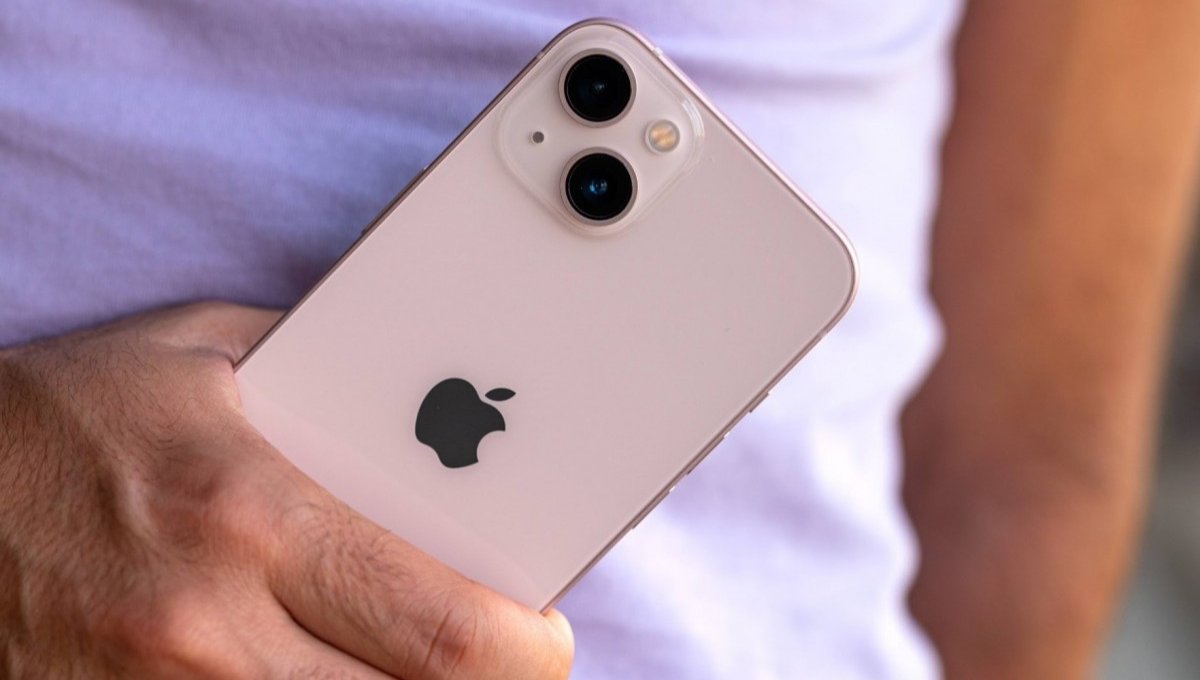 iPhone 13