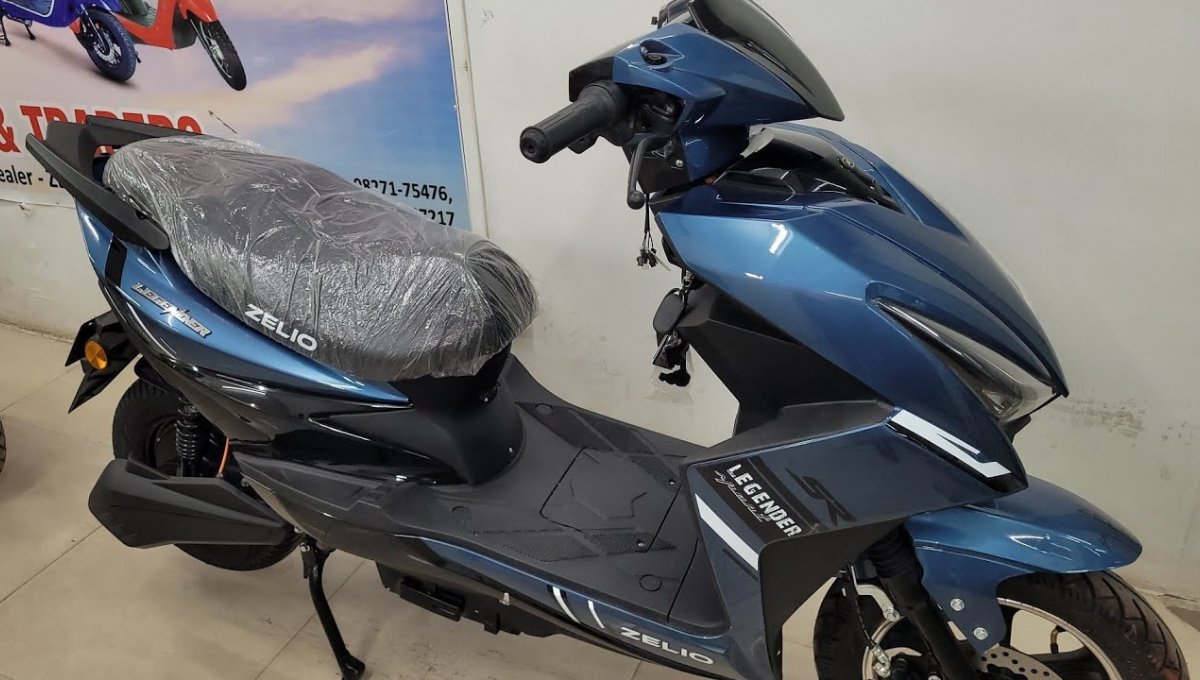 Zelio Legender Electric Scooter: A Stylish And Smart Ride with 25km/h Top Speed, 449 Km Range And Price Under Rs60,000