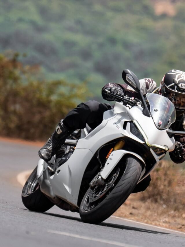 2023-Ducati-Supersport-950S-1-scaled