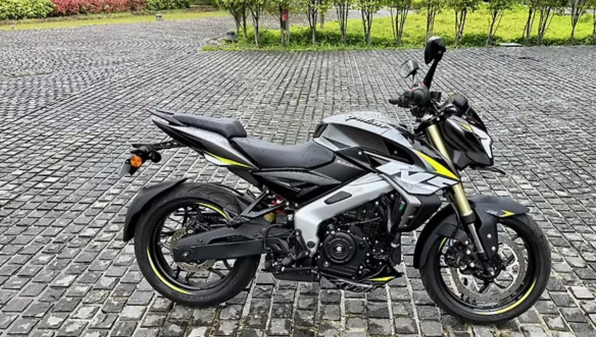 Bajaj Pulsar NS400Z UG
